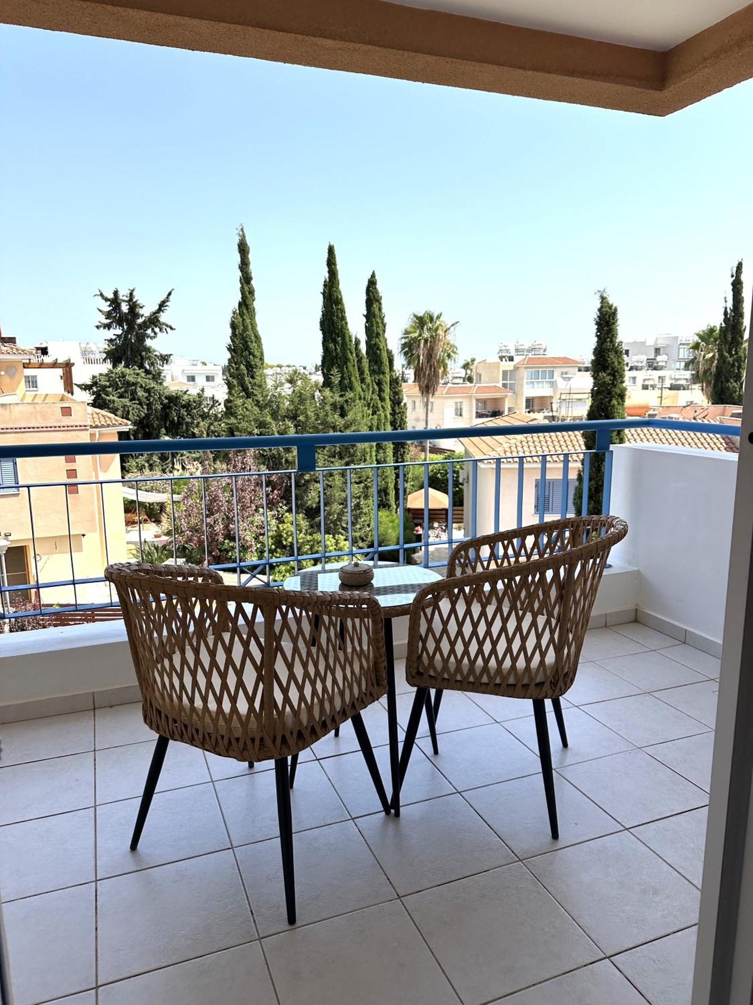 H&O Golden Sun Suite Paphos ภายนอก รูปภาพ