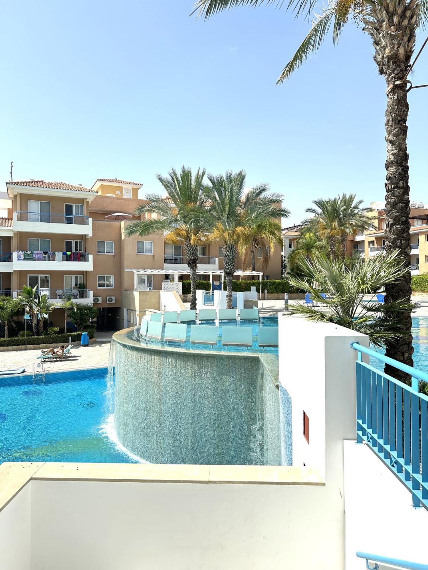 H&O Golden Sun Suite Paphos ภายนอก รูปภาพ