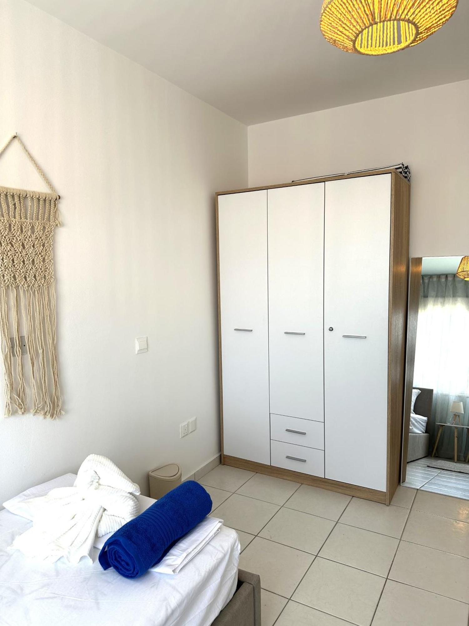 H&O Golden Sun Suite Paphos ภายนอก รูปภาพ