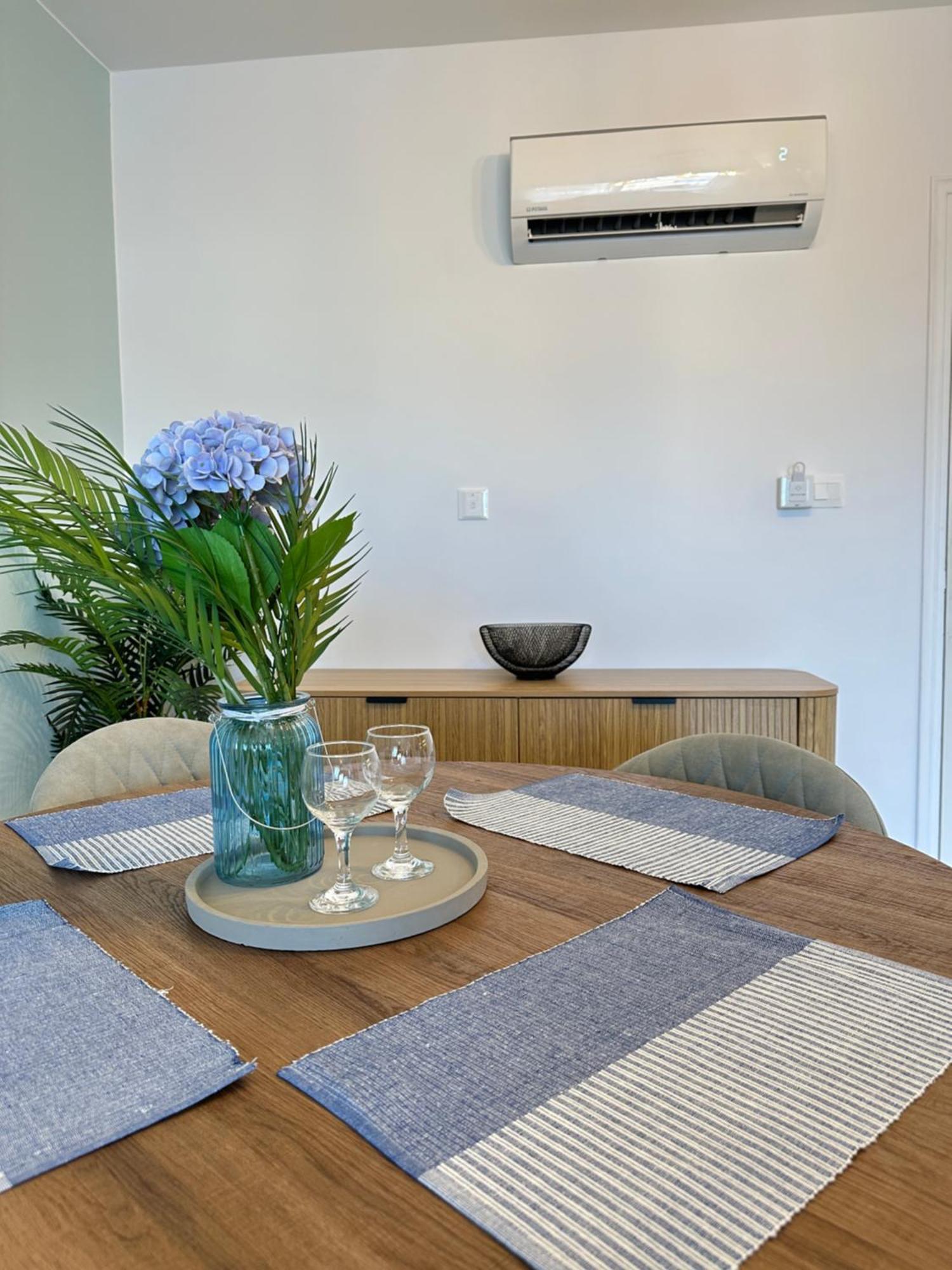 H&O Golden Sun Suite Paphos ภายนอก รูปภาพ