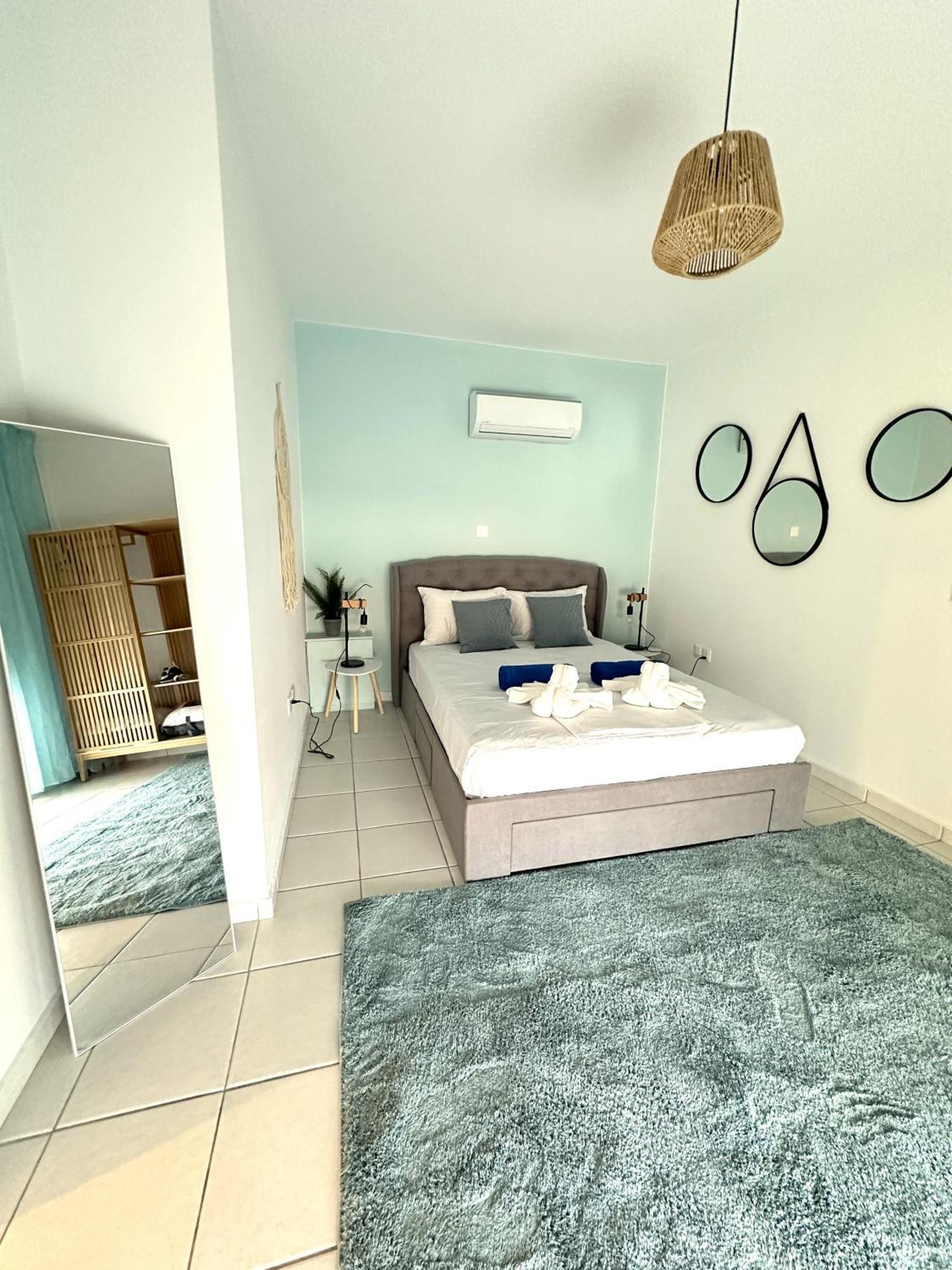 H&O Golden Sun Suite Paphos ภายนอก รูปภาพ