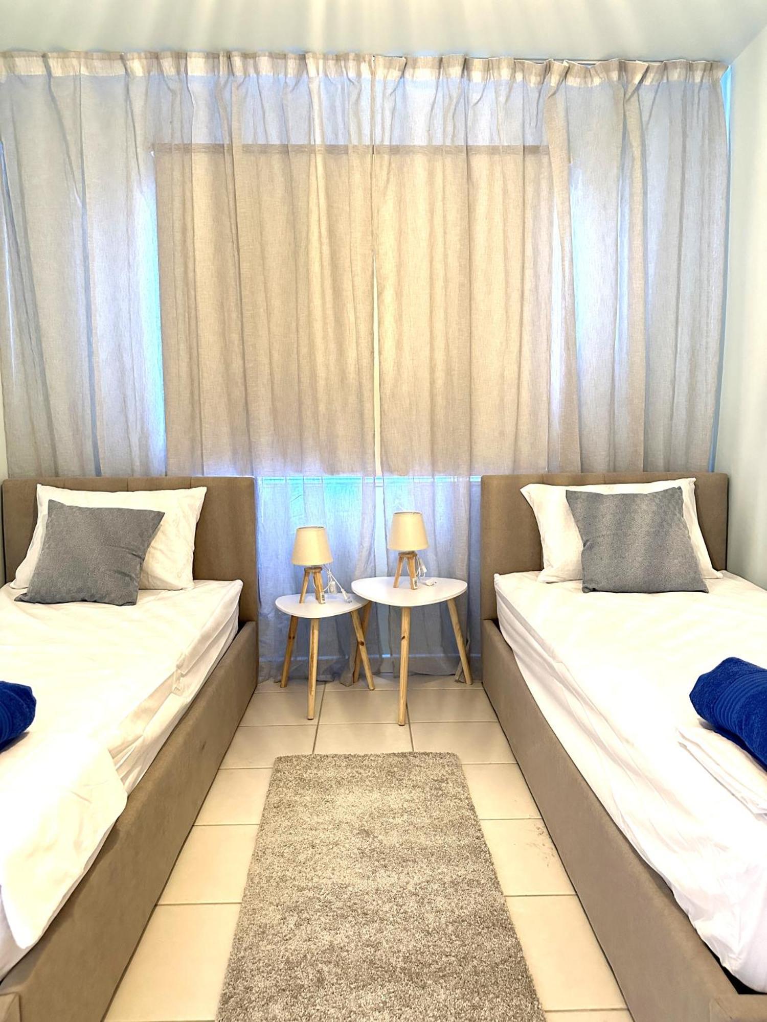 H&O Golden Sun Suite Paphos ภายนอก รูปภาพ